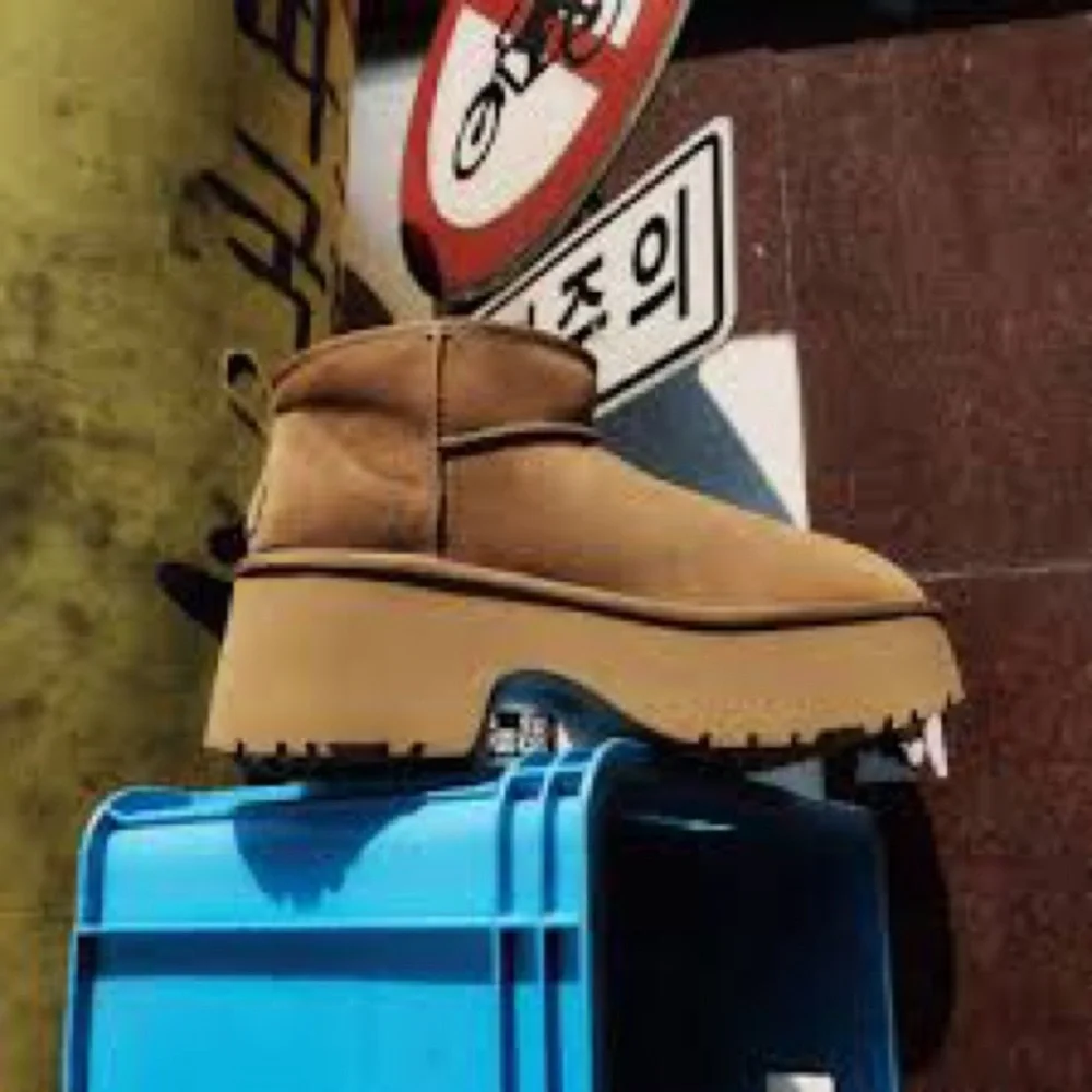 UGG Classic Ultra Mini New Heights Chestnut Women’s Boots Size 11 NWT